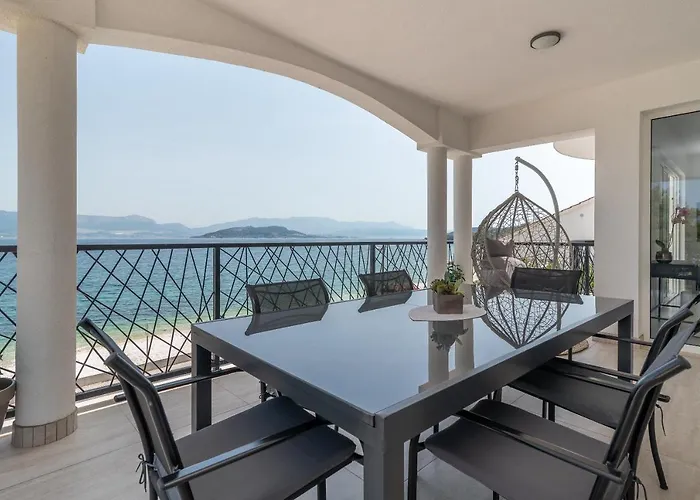 Adria Beach House - Lavendar