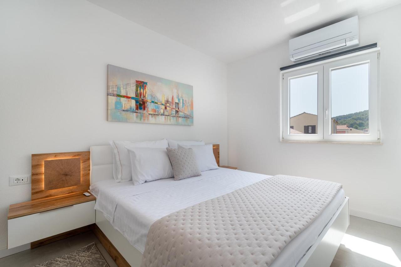 Adria House - Lavendar * Slatine