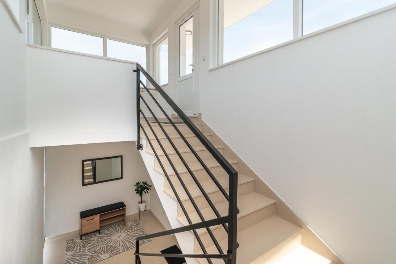 Adria House - Lavendar * Slatine