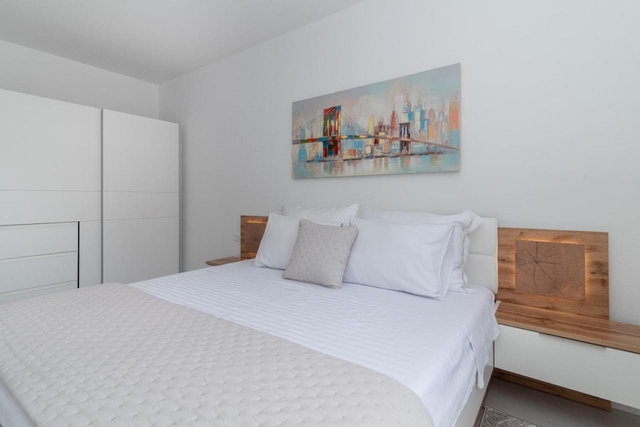 Adria House - Lavendar